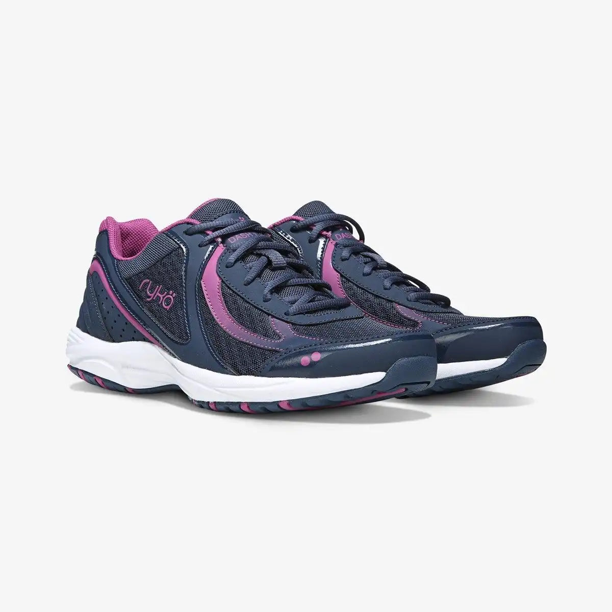 Dash 3 Walking Sneaker