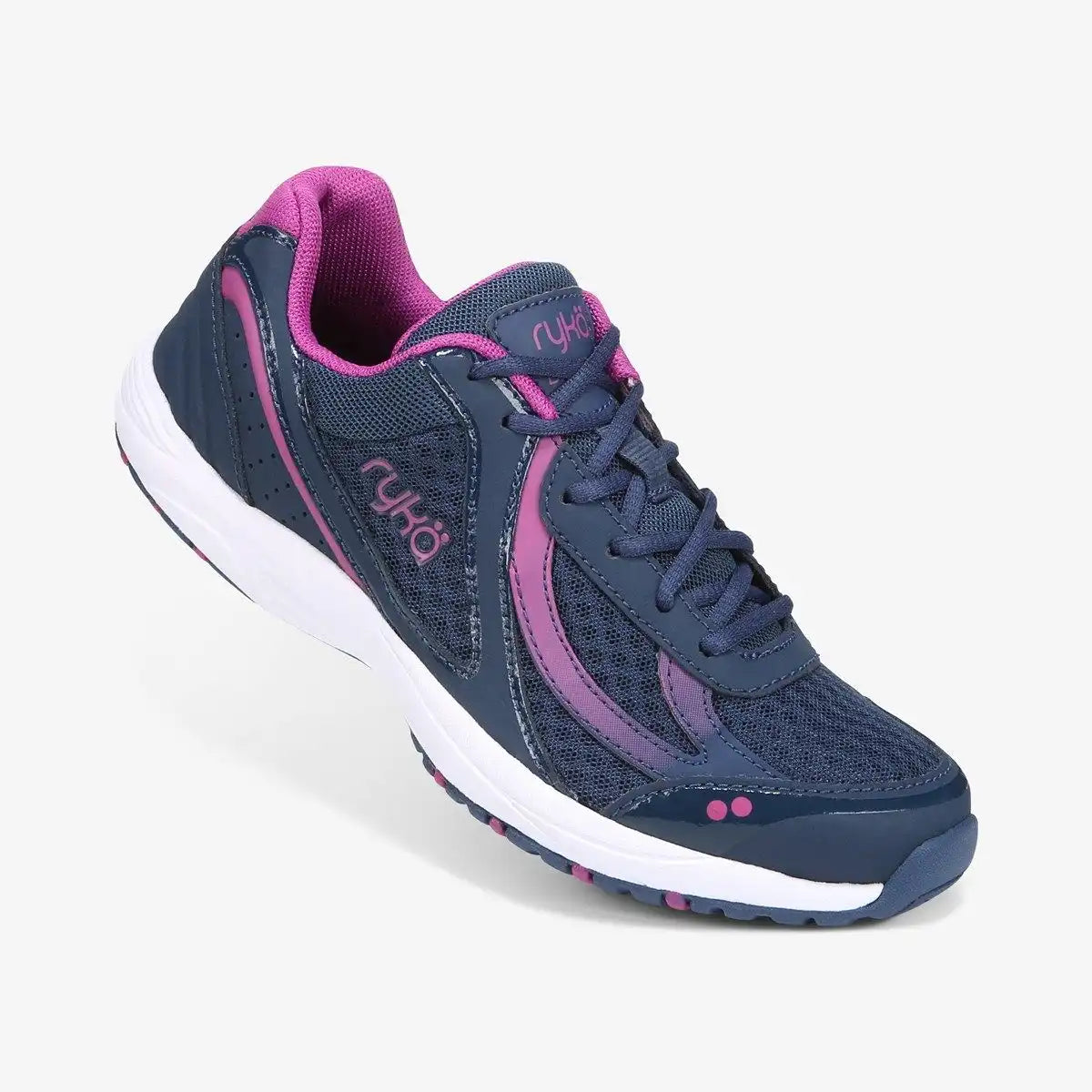 Dash 3 Walking Sneaker